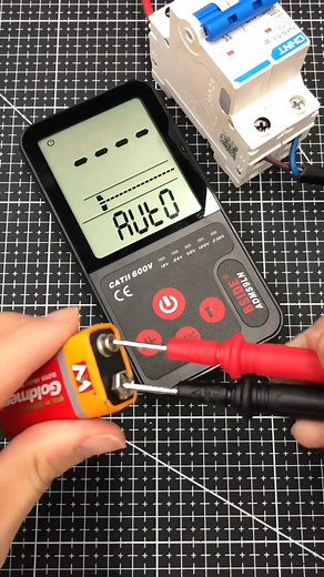 🔥 MULTIMÈTRE INTELLIGENT - SÉCURITÉ MAXIMALE Détection automatique de tension, résistance, continuité V-Alert sans contact pour zéro risque ! Écran LCD géant, design ultra-résistant pour pros et bricoleurs exigeants. ✅ Garantie satisfait ou remboursé. | MallAfrican.1