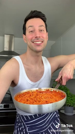 CREAMY SPICY LINGUINE 😍🌶 Written recipe and measurements are on the link! 🥰❤️🇮🇹 #pasta #linguine #italian #italianfood #familyrecipe