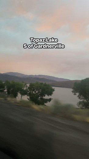Driving along Topaz Lake a beautiful sight it is at South of Gardnerville. #travel #travelblogger #naturelovers #travelgram #travelphotography #nature #travelling #nature | Wander Checklist