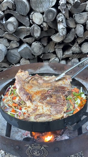 Vacio at the Disc 🔥 One of my favorite cuts! Eat or pass? . . . #alfrugoni #openfirecooking #vacio #disc #outdoorcooking #bbq #texas | Al Frugoni