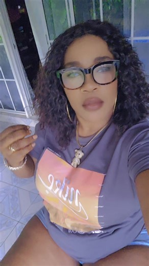 vanessa_bess (@vanessa_empress)’s videos with original sound - Me being me 😜😜😜