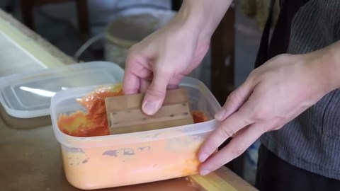 Mastering Gold Painting And Mother-Of-Pearl Inlay Artistry