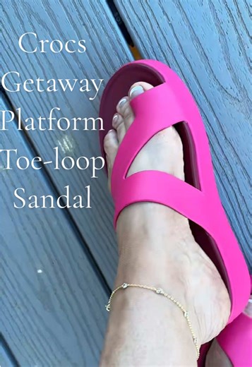 Crocs Getaway Platform Toe-loop Sandal: Must Have 2025