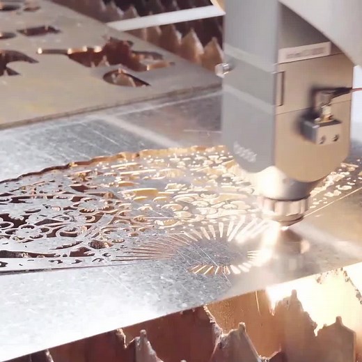 Besoin d'une découpe laser métal avec des options de puissance de 1000W à 40000W ? La machine de découpe laser à fibre Bodor peut presque tous les métaux avec une vitesse de coupe rapide et un faible coût. Nous fournissons une technologie locale et un support de service en France. Connectons-nous si vous êtes intéressé. | Bodor Laser