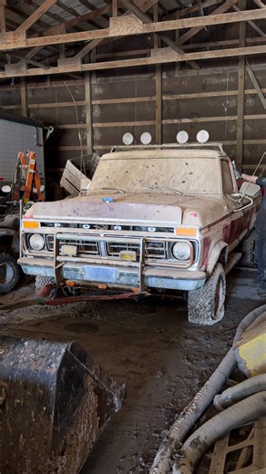 WD Detailing on Instagram: "1977 Ford F250 FOUND with 17,000 Original Miles! #wddetailing #detailing #carwash #carcleaning #satisfying #oddlysatisfying #satisfyingvideos #asmr #asmrvideo #steamcleaning #carseat #cardetailing #detailingcars #valeting #carvaleting #detailingworld #detailingaddicts #detailingboost #carwashing #interiordetailing #carwashgram"