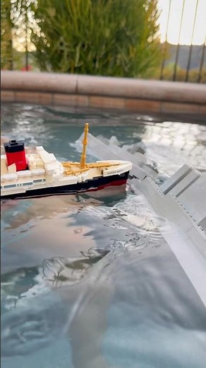 Queen Mary collides with HMS Curacoa