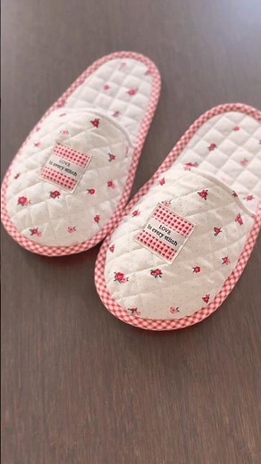How to make Cozy Slippers with old canvas bag