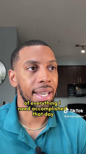 How to answer this interview question: “How do you prioritize your work?” 💎 #LearnOnTikTok #careertiktok #jobinterview #interviewprep #armanigems