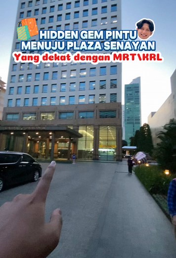 Nikmatnya Ke Plaza Senayan Naik KRL dan MRT!