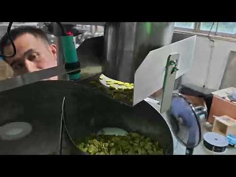 Packaging machine for snack triangle plastic sachet