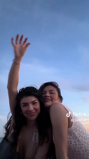 Sister Beach Getaway: Enjoying Life Together