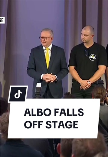 10 News First Australia (@10newsfirst) - Anthony Albanese Falls Off Stage During Campaign Event