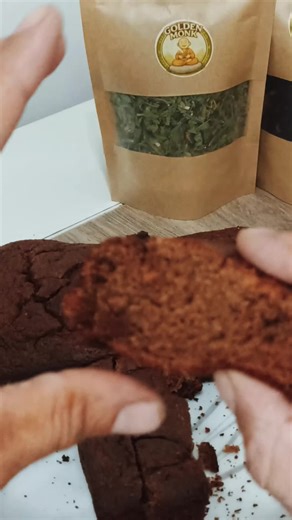 El Keke que tu cuerpo sí agradece! 🧘‍♂️🍰 ​Cambiamos para darte lo mejor: ​Endulzado con Alulosa: Sabor real, 0% azúcar y 0% impacto glucémico. ​Mix de Avena & Proteína: Saciedad real para tu día. ​Grasas Buenas: Solo Aceite de Oliva y Leche Light. ​Power: 6 huevos por molde. ​🍫 Cacao Natural o Naranja. ¡Toda una chulada! ​📩 Pide el tuyo por DM. #Alulosa #QuequeFit #Proteína #Avena #SinAzúcar