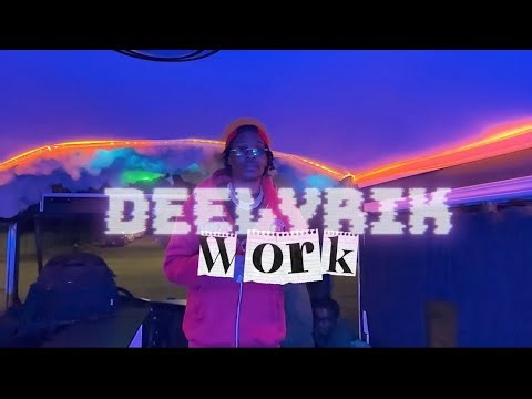 Deelyrik - Work | The Alien Bus Stop Performance 