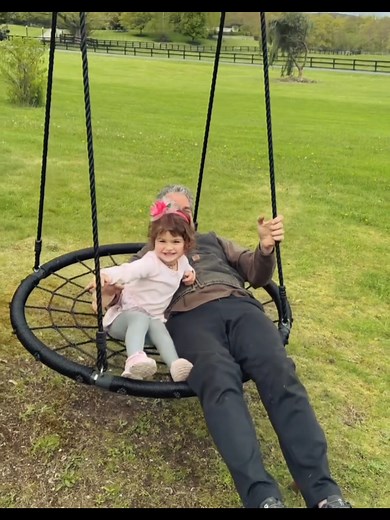 Wynn’s Morning Greetings: Cute Baby Saying “Good Morning Darling”
