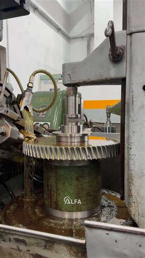 14K views · 9.5K reactions | Tahrik Dişlisi | Konveyör sistemi | 7 Modül ⚙️ . . . . . . . . #gear #gearbox #üretim #saha #engineering #mühendislik #lathe #fason #gearmilling #milling #millingmachine #profiltaşlama #sistem #endüstriyel #dikişleme #onarım #indüksiyon #redüktör #diktorna #sanayici #kremayer #azdırmatezgahı #konveyör #20mncr5 #çelik #spurgear #dişli #tezgah #diktorna #tahrik | Alfa Dişli Makina | Facebook