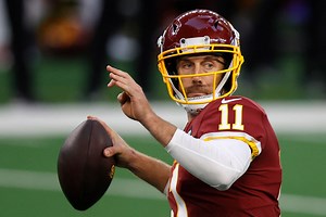 Alex Smith Has Seemingly Transitioned To An Instagram Model After Retiring From NFL (PICS)
