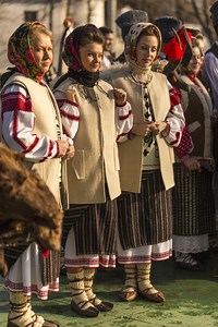 Cele mai cunoscute colinde româneşti: „Iată vin colindători” – VIDEO