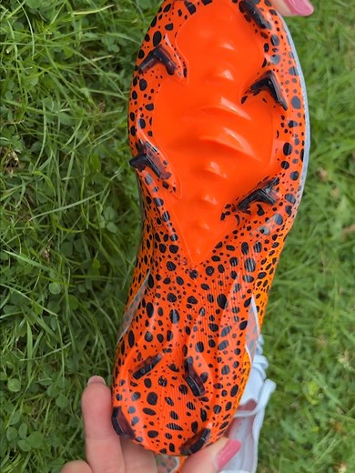 Vapor 16 Pro Kids: CR7 Edition Football Boots