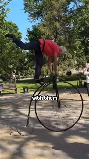 Tiny Bicycle That Shocked Everyone When a Grandpa Rode It 🚲
