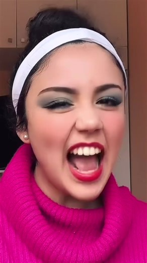 Oscar from Fish Hooks Funny English Comedic Sketch