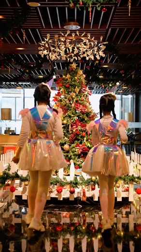 Step into Santa’s Spectrum of Joy, where Christmas glows a little brighter and every moment shimmers with wonder. This year, Santa arrives at JHL Solitaire Gading Serpong with his enchanting fairies — spreading warmth, joy, and the quiet magic only the season can bring. Feel the festive heartbeat through Aurora Dance, soft harmonies from our Christmas Carol, and the sparkle of Santa’s special gifts — moments crafted to light up every child’s holiday story. 🎅🏻 Santa Meet & Greet ✨ 24 December 2