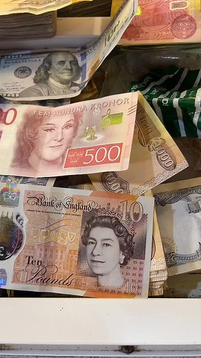 Exploring Unique International Banknotes Collection