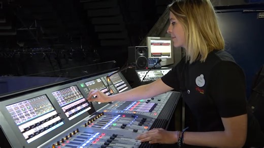 Reportage Disney on Instagram: "Reportage complet sur Disneyland Paris 👉 YouTube : lien en bio https://www.youtube.com/channel/UC0B3Xn02i43_jKm49bbdhtQ #disneylandparis #paris #vacances #disney #reportage #famille #pourtoi #mickey #princesse #doc #docu #documentaire #chateau #bordeaux #toulouse #lyon #lille #m6 #tf1 #30ans #25ans #30ansdisneylandparis"