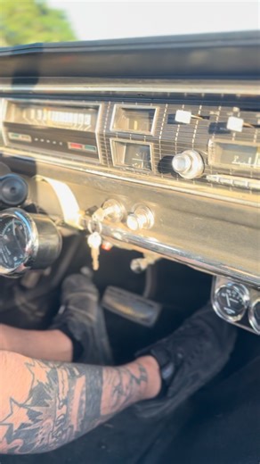 Perfect day for cruising in a #dodge #coronet #rt 😎#mopar #hemi #cars #cruising #carshow #beers #lhd #summer #60s | Sandra Horne - Model/Host/Presenter & MC