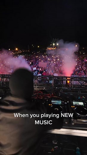 NEW MUSIC ALERT 🚨 “HYPNOTIC” OUT NOW ! Can’t wait to share the entire ALBUM with you, and you ? #new #music #album #donmalaa #festival #crowd #foryou