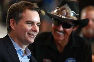 "It's pretty crazy he never bashed the system": Fans defend Jeff Gordon amid GOAT debate including Dale Earnhardt and Richard Petty