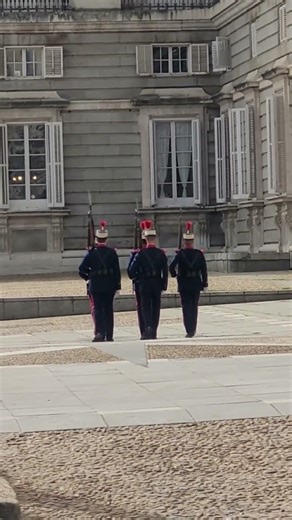 Relevo de puestos de infantería. SUSCRÍBETE GRATIS AL CANAL