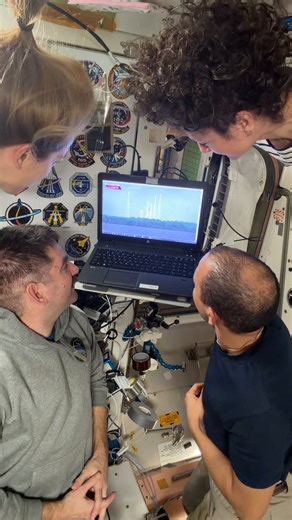 In the unique moment in history, three crews are in space, including two on Earth-orbiting space stations and, for the first time, one simultaneously heading to the vicinity of the Moon. But things are not good on Earth, so only non-Russian ISS members watched the Orion launch: