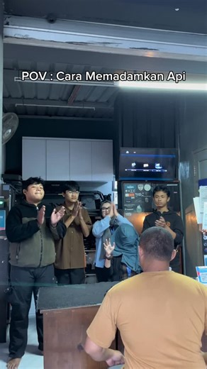 Sewa Kamera & Equipment Multimedia Malang on Instagram: "Jadi begini yaa, cara memadamkan api gaess 🙏☺️ From Work & Education, To Passion & Dedication, Omah Visual is Your Solution . MULTIMEDIA EQUIPMENT Whatsapp Rental Kamera 082330682323 / klik link di bio Rental Multimedia : @omahvisualkamera Rental Gadget : @sewaiphonemalang Rental LED Videotron : @omahvisual.led @omahvisualled.bali Website : www.omahvisual.com . JAWA TIMUR Google Maps “Omah Visual Kamera” Website : www.omahvisual.com / kli