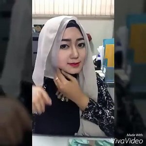 Tutorial Video Cara Memakai Jilbab Segi Empat Simple