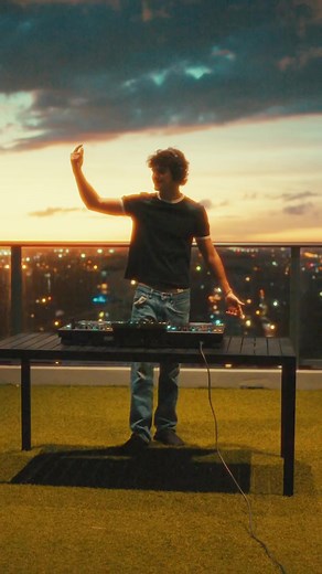 Create Your DJ Website Effortlessly with GoDaddy Airo