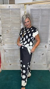 Same style, two totally different vibes ✨ 🖤 Black Hexagon Set – sold as a set | $89.90 | Small–Large 🤍 Oatmeal Look – sold separately | Top $49.90 | Pants $49.90 | Small–Large Which one are you reaching for? Comment 🖤 or 🤍 below! | Robbie's of Fayette