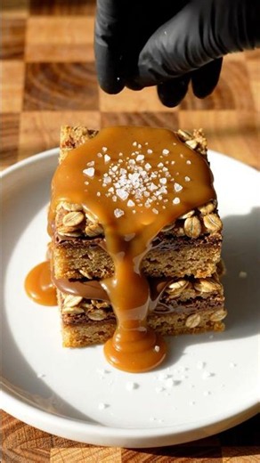 Carmelitas - Gooey Caramel Chocolate Oat Bars! 🍫🍯 #foodshorts #dessert #comfortfood #homebaking