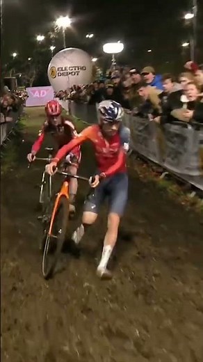 Tom Pidcock going full Lewis Hamilton for this overtake in Diegem 🏎️ 👏