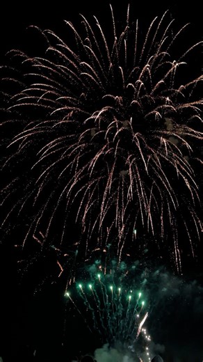 Feux d'artifices de Guildford au Stoke Park 🎆 Guildford fireworks at Stoke Park 🎇 | Andréanne Tremblay