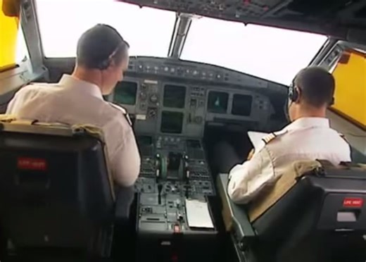 Germanwings: Video Shows How to Lock or Unlock an Airbus A320 Cockpit Door