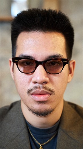 same old days — Acetate048 inspired by the American masculine style of the 1960s, re-crafted for today. Flexible, durable cellulose acetate with a timeless look and a subtle cat-eye influence that suits every face. same old days Model: Acetate048 Size: 44-24-145 Color: Black / Tortoise / Stripes Price: 2,150 Baht #sameolddays #cubitts #eyewear #glasses #sunglasses #crownpanto #frenchframe #acetateglasses | Same old days