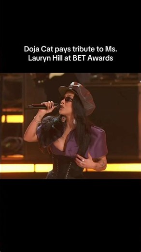 Doja Cat pays tribute to Ms. Lauryn Hill at the 2026 BET Awards 🖤 #dojacat #betawards #laurynhill