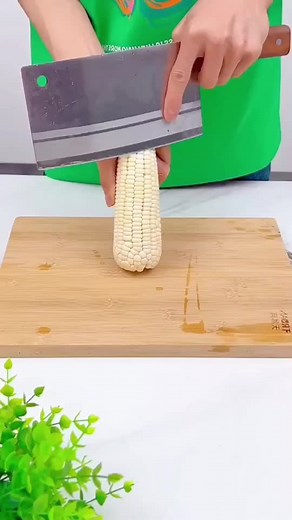 How to Prepare Corn: Slicing and Peeling Techniques