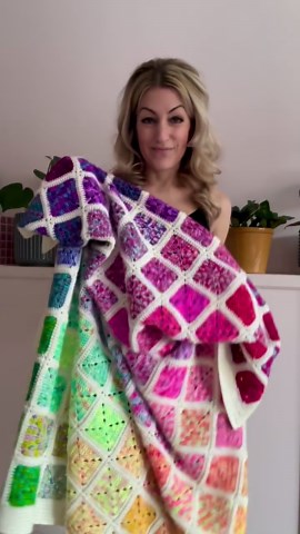 The crochet blanket that instantly catches the eye