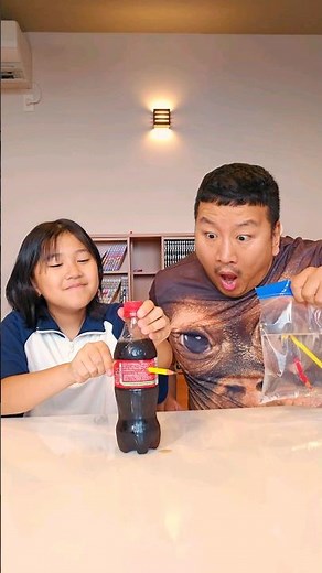 コーラマジック🥤👀cola magic💦#ひまわり笑劇場 #himawariちゃんねる #ひまわりチャンネル #まーちゃんおーちゃん #shorts
