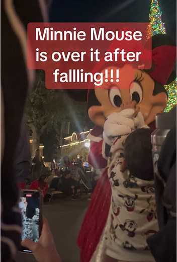 Minnie Mouse's Hilarious Fall at Disneyland
