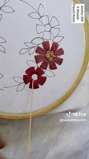 hand Embroidery Tutorial hoop flowers #tiktok #embroidery #sadialittlecrafts #hoop #art #view #watch #bangladesh🇧🇩 @Queen 👑🥰