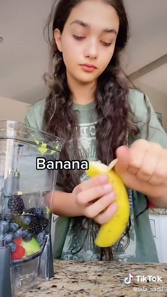 How to Make a Delicious Morning Smoothie with Lala Sadii