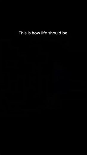 cube on Instagram: "🎥🎬 Fruitvale Station (2013) On New Year’s Eve 2008 in Oakland, California, 22-year-old Oscar Grant (Michael B. Jordan in his breakout role) wakes up determined to turn his life around. A young Black father with a criminal record, a loving girlfriend Sophina (Melonie Diaz), and a four-year-old daughter Tatiana, Oscar spends his last day trying to be the man his family needs — reconciling with Sophina, visiting his mother in prison, helping strangers, selling weed to make end